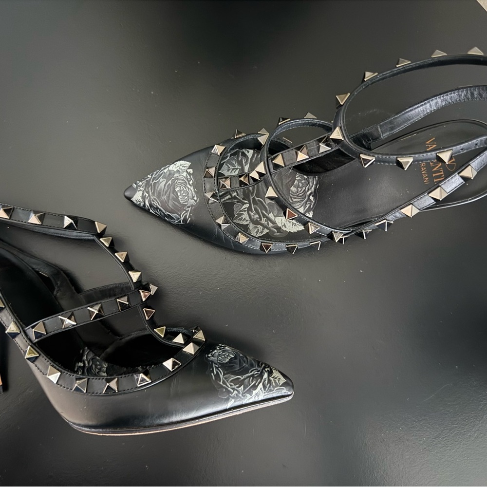 Valentino Black Rockstud Floral Pointed T-Strap Heels Sz 36.5 - Picture 4 of 6